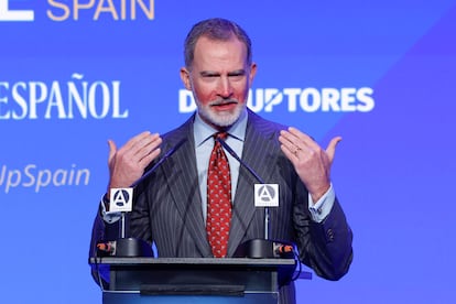 El rey Felipe VI hace alusión a su cara quemada por el sol durante su participación en un acto el pasado 31 de marzo.