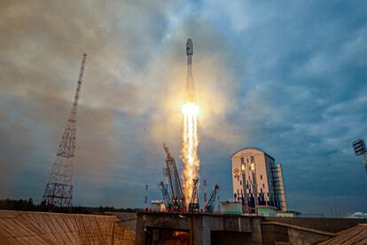 A Soyuz-2.1b rocket booster with a Fregat upper stage and the lunar landing spacecraft Luna-25 blasts off from a launchpad at the Vostochny Cosmodrome in the far eastern Amur region, Russia, on Aug. 11, 2023.