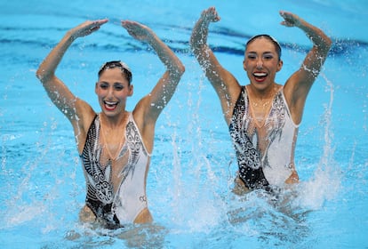 Las mexicanas Nuria Diosdado y Joana Jiménez durante su rutina en los Juegos Olímpicos de Tokio 2020.