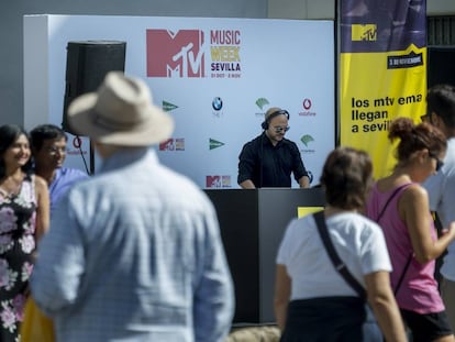 DJ Ramón, pinchando este martes en Sevilla como anticipo de la Music Week de los MTV.