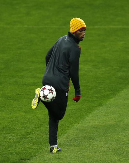 Didier Drogba, del Galatasaray, en un momento del entrenamiento de su equipo en Madrid.