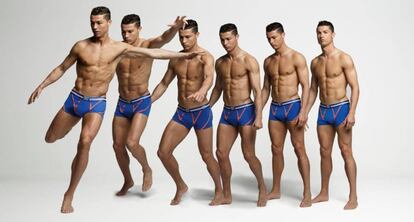 Cristiano Ronaldo en un anuncio de su marca de ropa interior masculina.