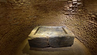 Pila de piedra de la cámara de Matarrubilla Valencina de la Concepción en Sevilla