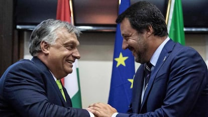 El ministro del Interior de Italia, Matteo Salvini, y el presidente de Hungría, Viktor Orban, el pasado agosto en Milán.