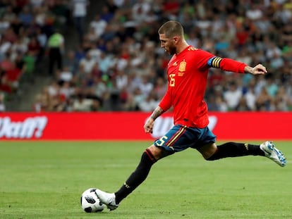 El defensa de la selección española, Sergio Ramos, durante el encuentro amistoso preparatorio para el mundial.