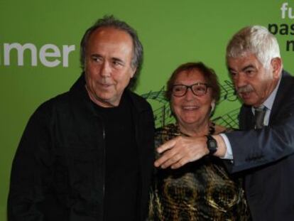 Joan Manuel Serrat, Diana Garrigosa y Pasqual Maragall.