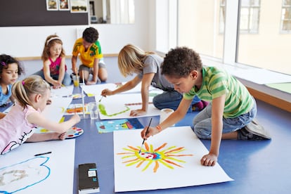 Las actividades extraescolares son ideales para niños impacientes: "El arte, por ejemplo, necesita que sea detallista".