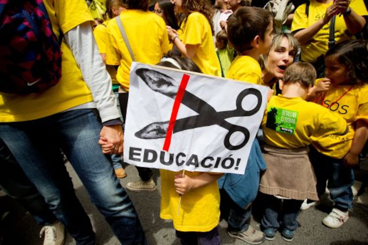 Teachers and students walk out of classes to protest school cutbacks ...