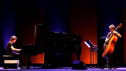 El pianista David Pe&ntilde;a &#039;Dorantes&#039; y el contrabajista Arnaud Garc&iacute;a-Fons, en un momento de su concierto. 