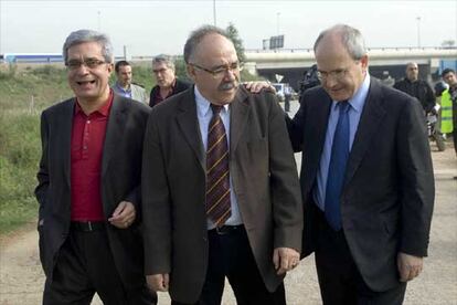 Joan Saura, Josep Lluís Carod Rovira y José Montilla, el día antes de las elecciones.