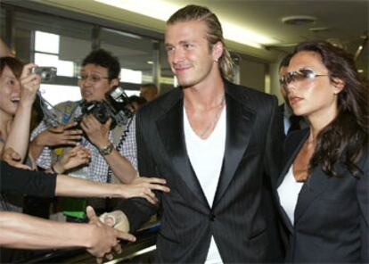 Beckham, a su llegada esta mañana a Tokio, donde jugará un torneo promocional.