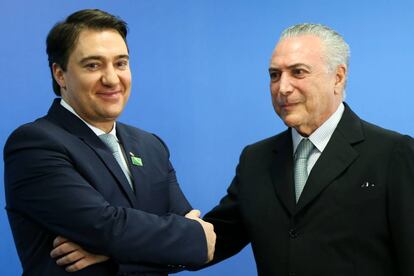 Giacobo e Temer, no Pal&aacute;cio do Planalto.