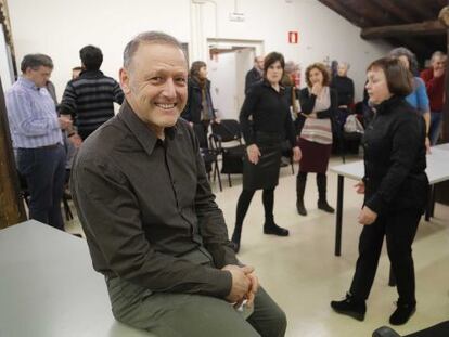 Roberto Uriarte, secretario general de Podemos Euskadi, antes de comenzar la reunión constitutiva del Consejo Ciudadano en Durango.