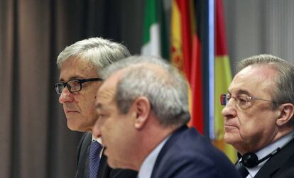 El consejero delegado de Atlantia, Giovanni Castellucci, el presidente de ACS, Florentino Pérez, y el consejero delegado de la constructora, Marcelino Fernández Verdes.