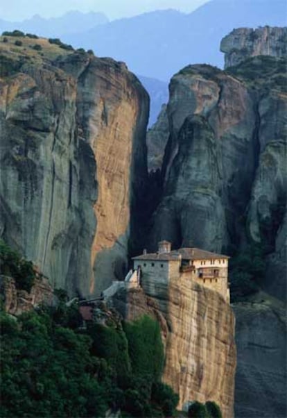 Situado sobre un promontorio, Roussanou, uno de los monasterios de Meteora, se construyó entre los siglos XIV y XVI.