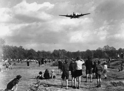 El aeropuerto de Tempelhof llegó a recibir, durante casi un año, hasta 900 aviones diarios que frustraron el bloqueo de Berlín decretado, el 24 de junio de 1948, por Stalin.