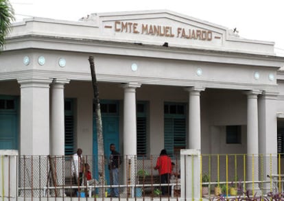 Vista exterior de uno de los pabellones que conforman el Hospital psiquiátrico de La Habana donde murieron 26 enfermos mentales por frío