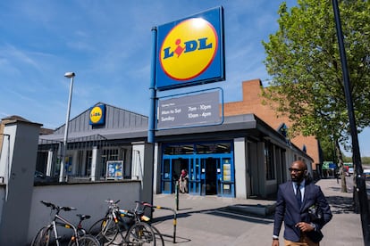 Tienda de la cadena de supermercados Lidl en Old Kent Road, Londres.