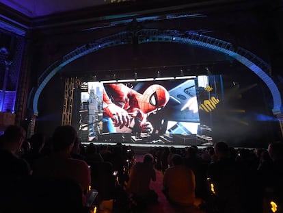 Spiderman en PlayStation 4 mezcla cine y videojuego.