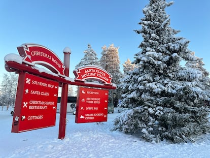 Entrada en Santa Claus Village, en Rovaniemi (Finlandia).