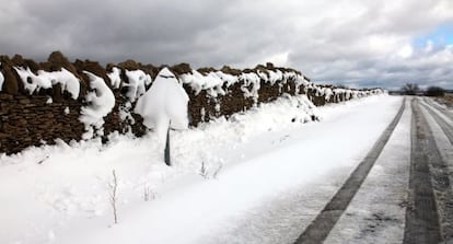 Una carretera nevada de El Portell de Morella.