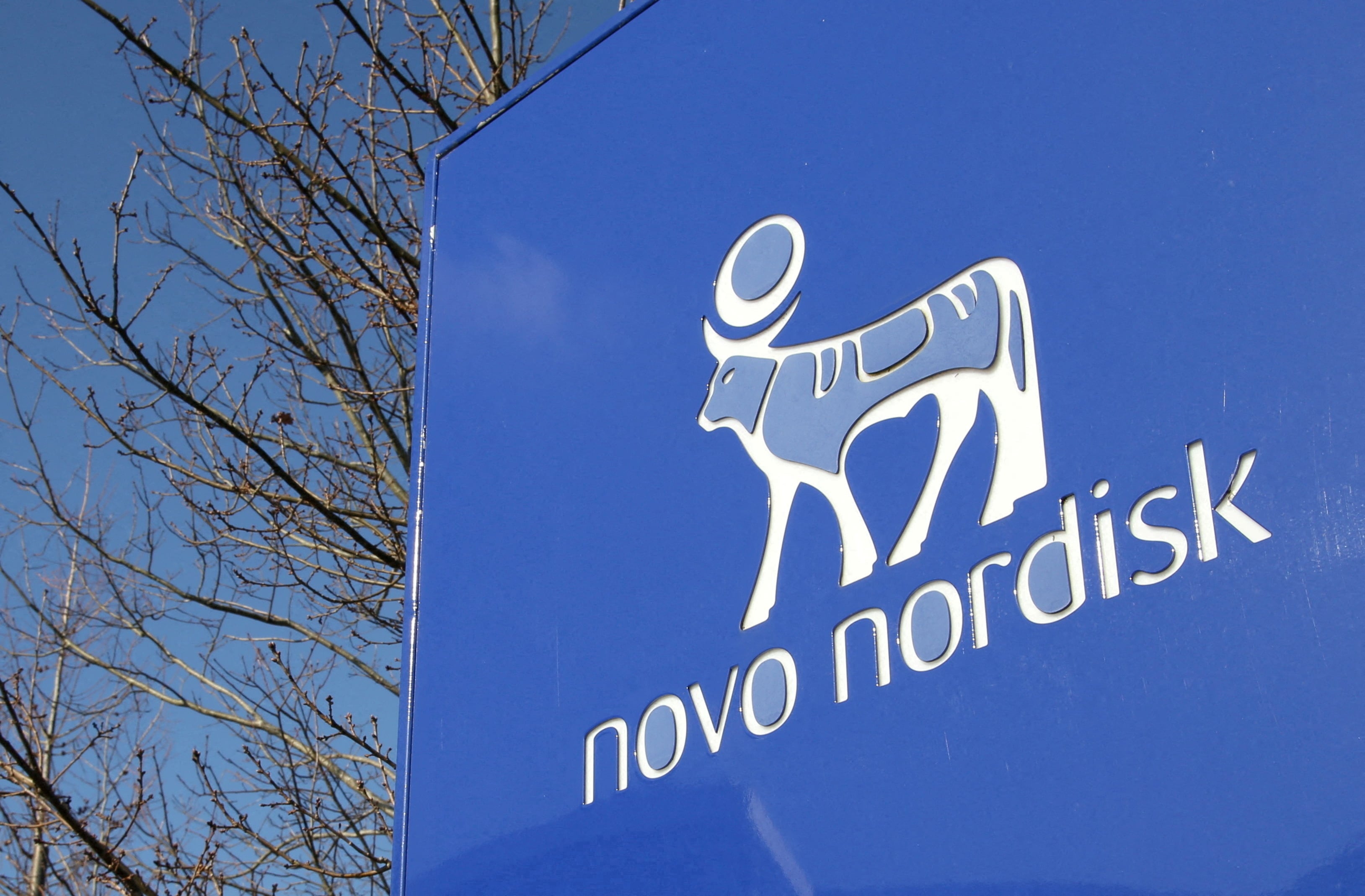 Logotipo de Novo Nordisk en la oficina de la empresa en Bagsvaerd, a las afueras de Copenhague.