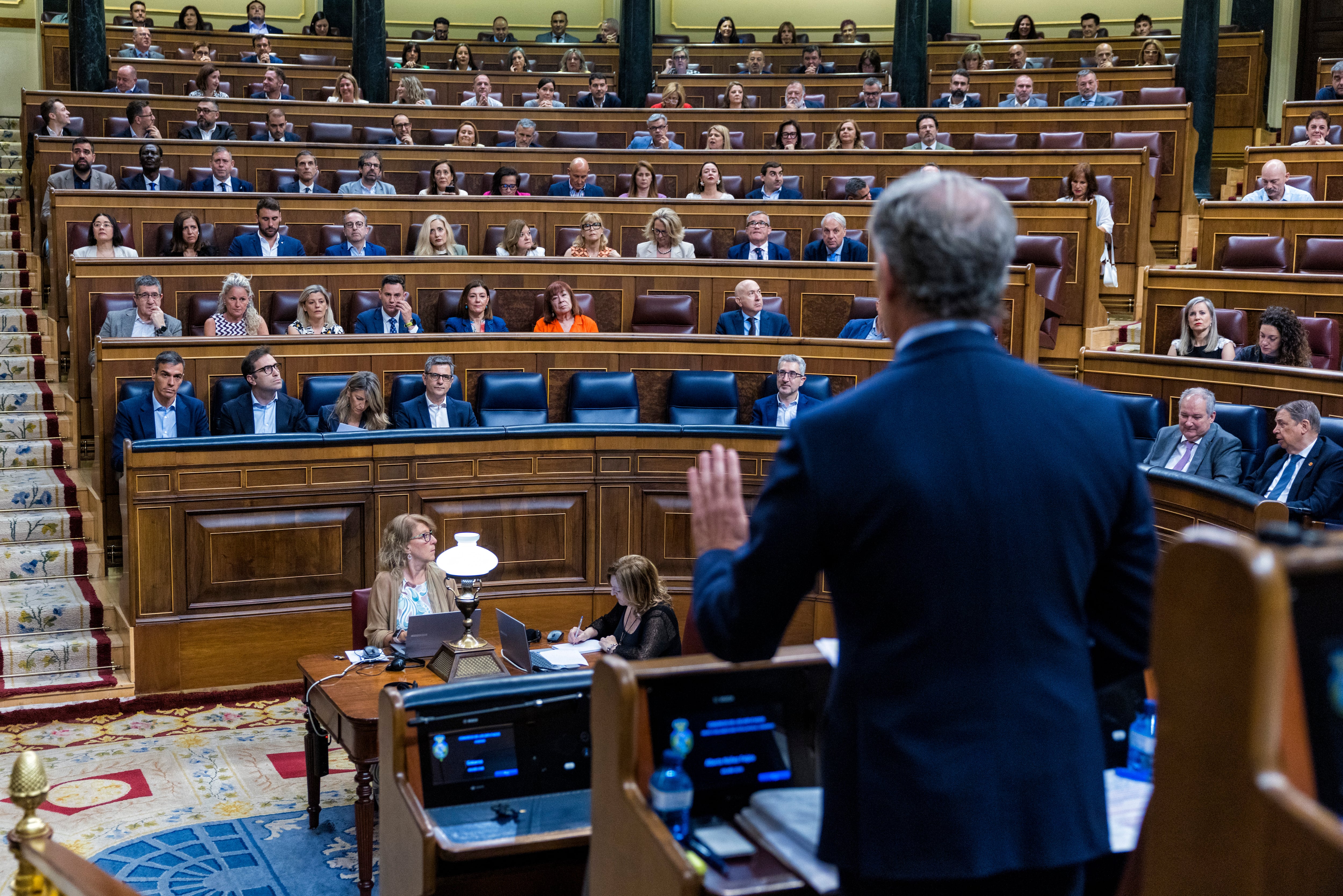 Sánchez y Feijóo encajan sus piezas rumbo a las elecciones
