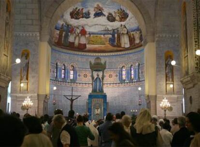 Ceremonia católica en la catedral de Nuestra Señora de África en Argel, en 2006.