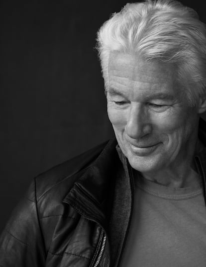 “No sé si decidí ser actor. A veces aún me pregunto qué voy a ser de mayor…, ja, ja, ja, ja. No lo sé. Sabía que quería hacer algo creativo”, dice Richard Gere a sus 75 años.