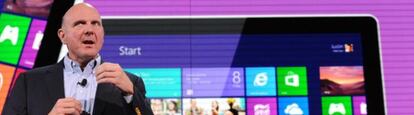 Steve Ballmer, director Ejecutivo de Microsoft, presenta el renovado sistema operativo de Microsoft, Windows Phone 8