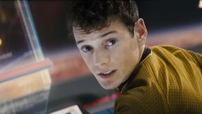 Star Trek (2009)

JJ Abrams, director encargado de relanzar  cinematográficamente la saga galáctica, lamentaba en Twitter la pérdida de un actor "divertidísimo, brillante y con muchísimo talento". Yelchin aquí se puso en la piel de Chejov. También participó en Star Trek: en la oscuridad (2013) y aparecerá en Star Trek: Más allá, pendiente de estreno y en fase de postproducción.