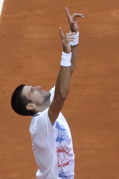 Djokovic dedica la victoria a su abuelo fallecido