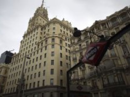 Fachada de la sede hist&oacute;rica de Telef&oacute;nica en la Gran V&iacute;a de Madrid, que acoge el cuartel general de Tuenti.