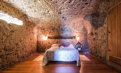 Interior de las casa-cueva Las Margaritas, en Las Arbejas.