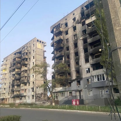 Fotografía tomada por Pilkevich de un edificio residencial atacado por el ejército del Kremlin en Borodianka, al noroeste de Kiev. 