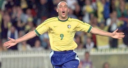 Ronaldo celebra uno de sus goles durante el Mundial de Francia de 1998. 