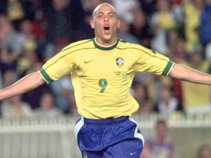 Ronaldo celebra uno de sus goles durante el Mundial de Francia de 1998. 