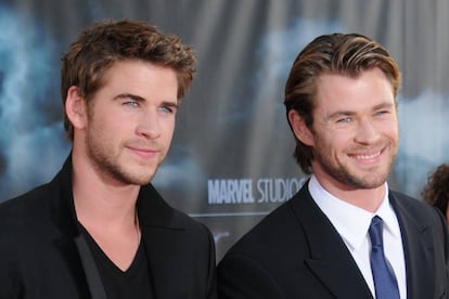 Los actores y hermanos Liam y Chris Hemsworth en el estreno de 'Thor', en Los Ángeles, en 2011.