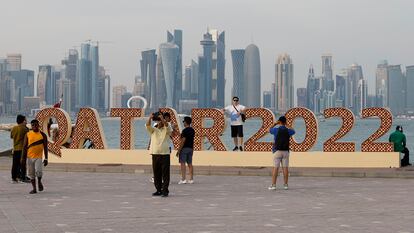 Aficionados de distintos países se han acercado a la llamada cornisa de Doha.