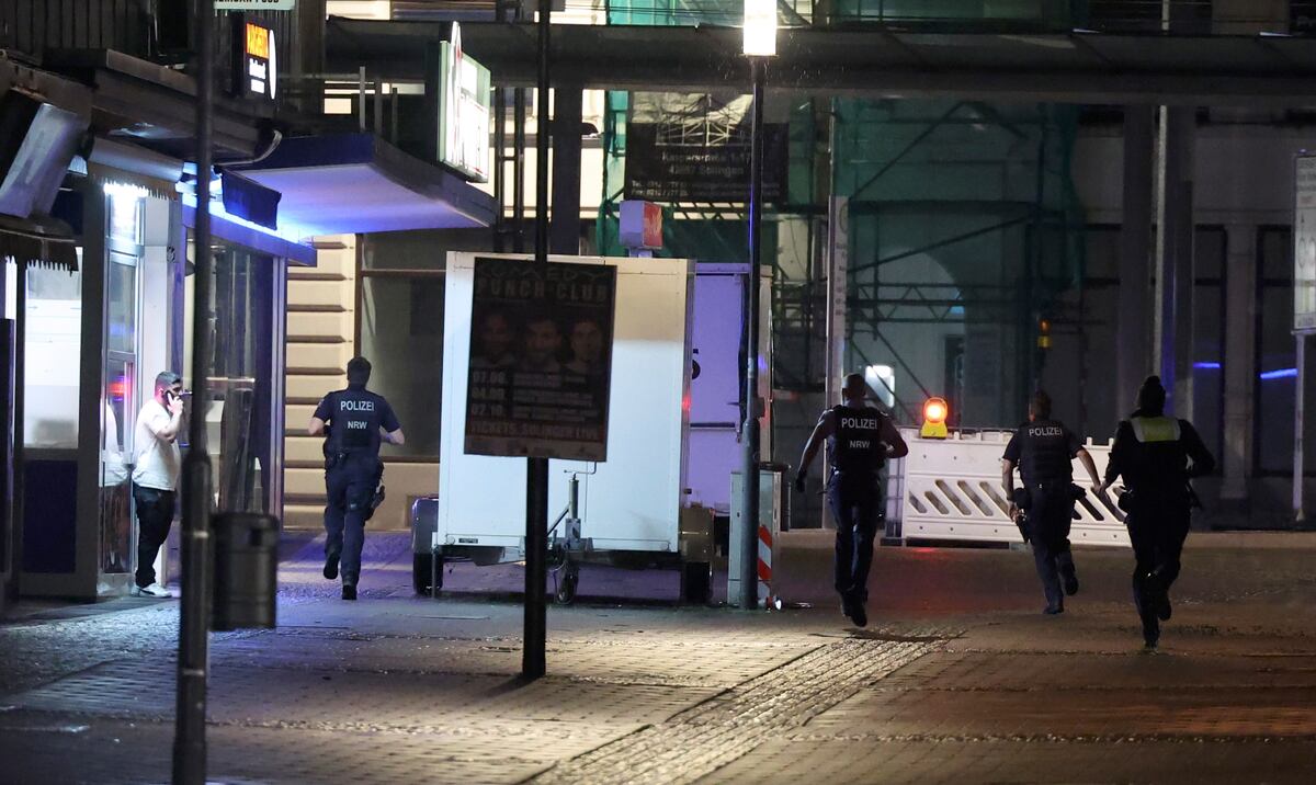 Suspected perpetrator of stabbing rampage that left three dead in Germany turns himself in to police