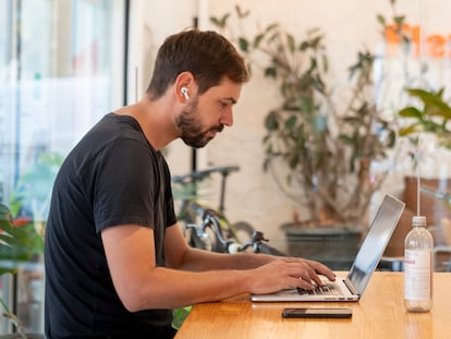 Imagen del coworking Itnig, donde se concentran nómadas digitales, en el barrio de Poblenou.