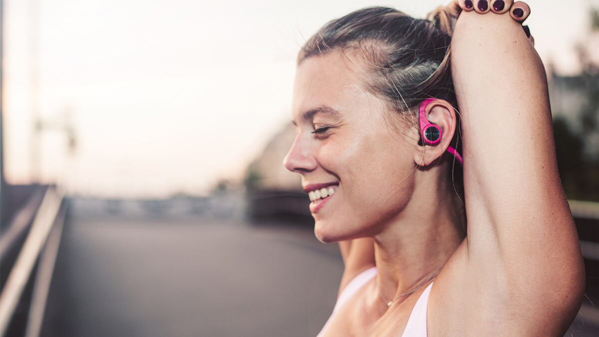 Disfruta de tus entrenamientos sin miedo a perder tus auriculares.