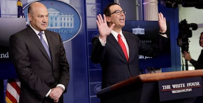 El director del Consejo Económico Nacional, Gary Cohn, y el secretario de Estado, Steven Mnuchin.