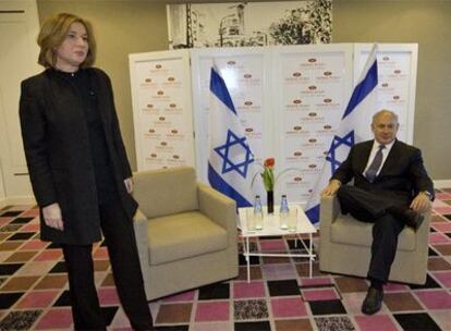 Tzipi Livni y Benjamín Netanyahu, poco antes de su reunión en Tel Aviv.