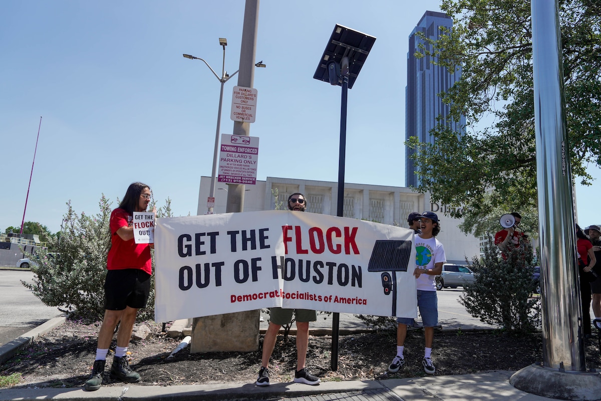 “La vigilancia constante nos encamina a un Estado autoritario”: los votantes exigen regular el uso de las cámaras Flock