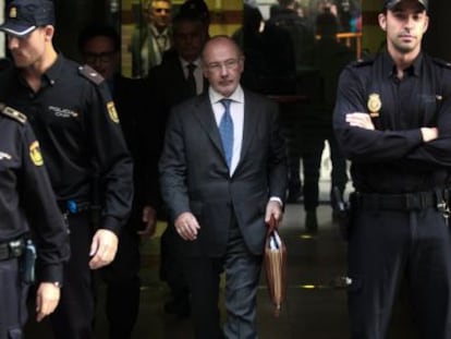 Rodrigo Rato, tras una comparecencia en la Audiencia Nacional por el caso de las 'tarjetas black' de Bankia en octubre de 2019.