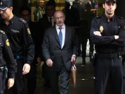 Rodrigo Rato walking out of the High Court in October after answering questions about the Caja Madrid credit cards.