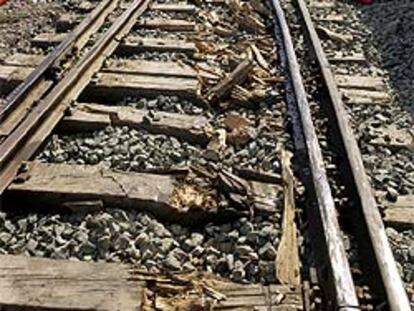 El Talgo que ayer decarriló en la estación zaragozana de La Cartuja.