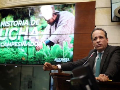 El senador de Polo Democrático Alexander López Maya durante una sesión del 8 de mayo de 2023.