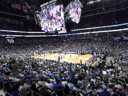 Aspecto del Spectrum Center durante un partido de baloncesto de los Charlotte Hornets.